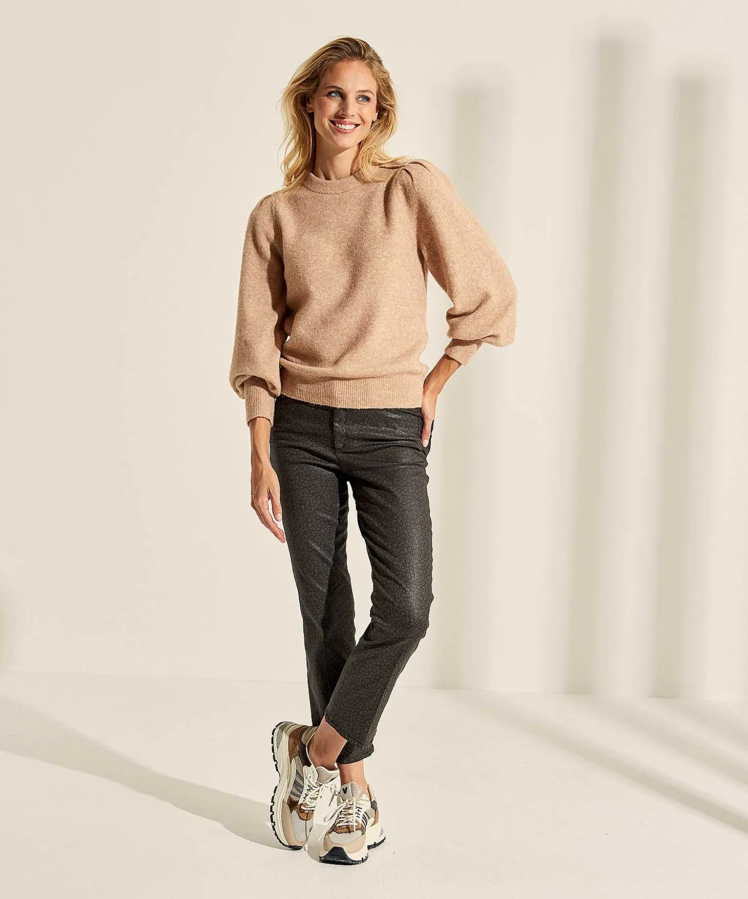 sweater_puff_sleeve_padd_2.webp Sweater Puff Sleeve Padded** Best Sale