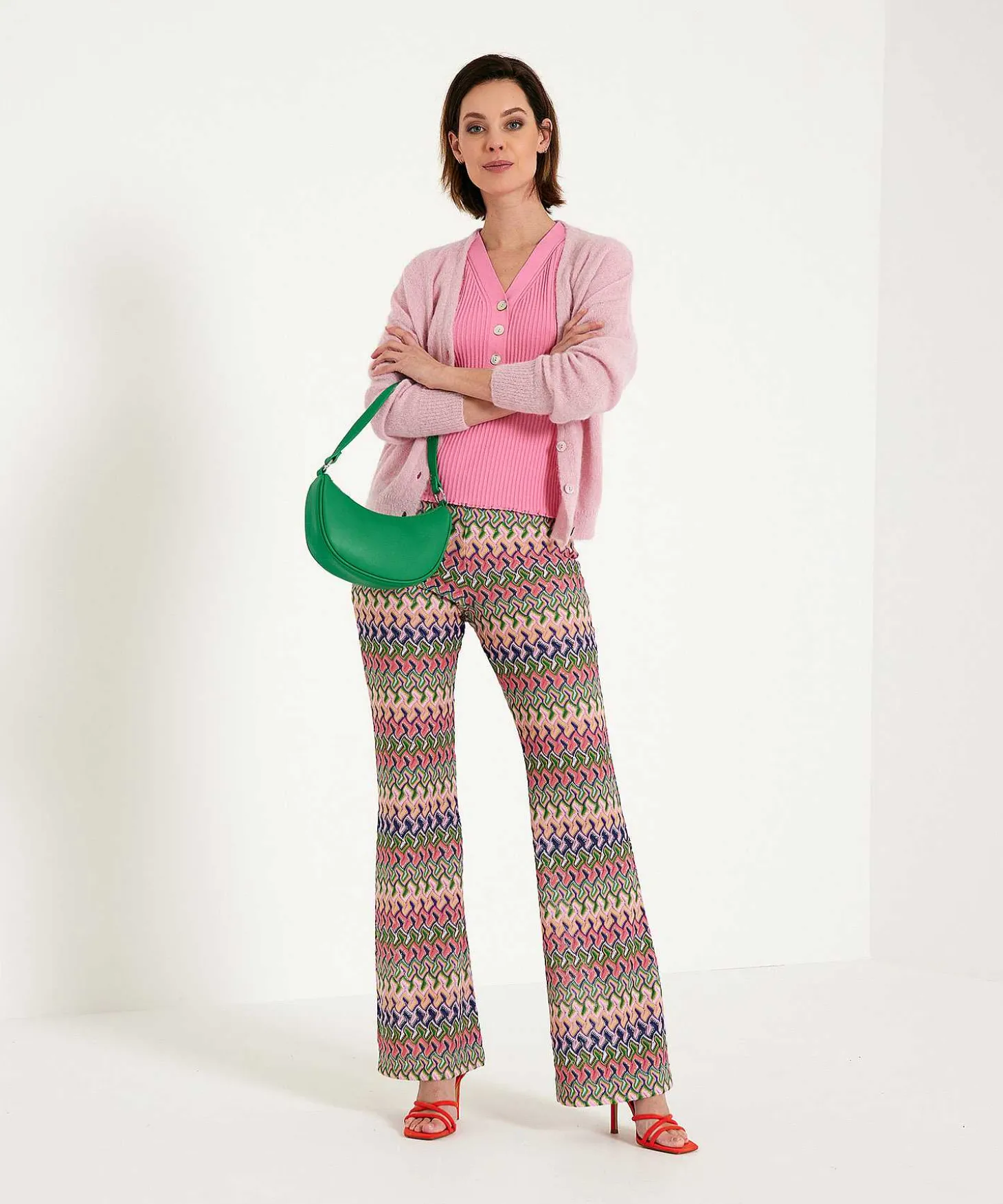sweater_vneck_ribknit_0-1.webp Sweater V-Neck Ribknit** Sale