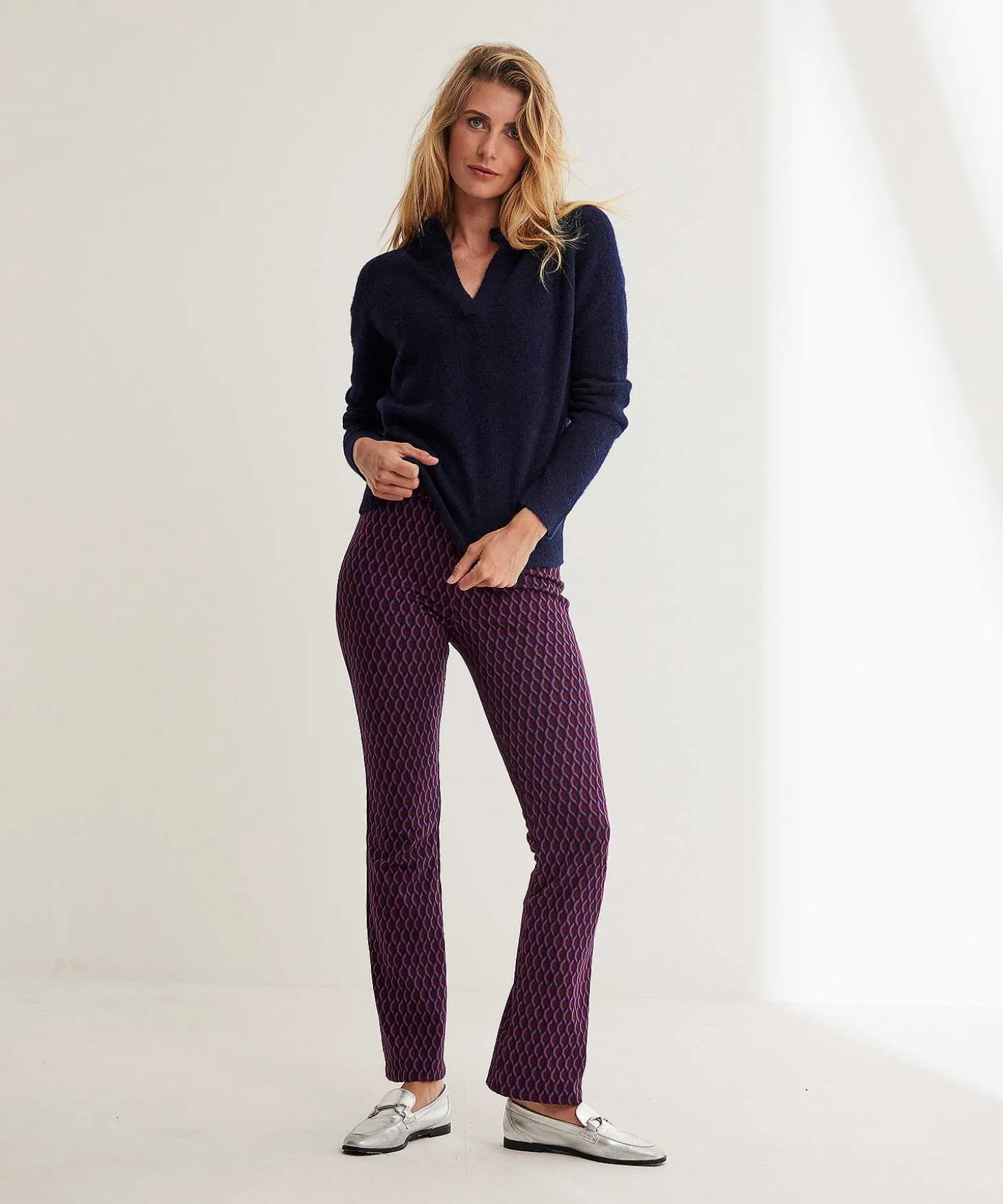 sweater_with_vneck_0-1.webp Sweater With V-Neck** Discount