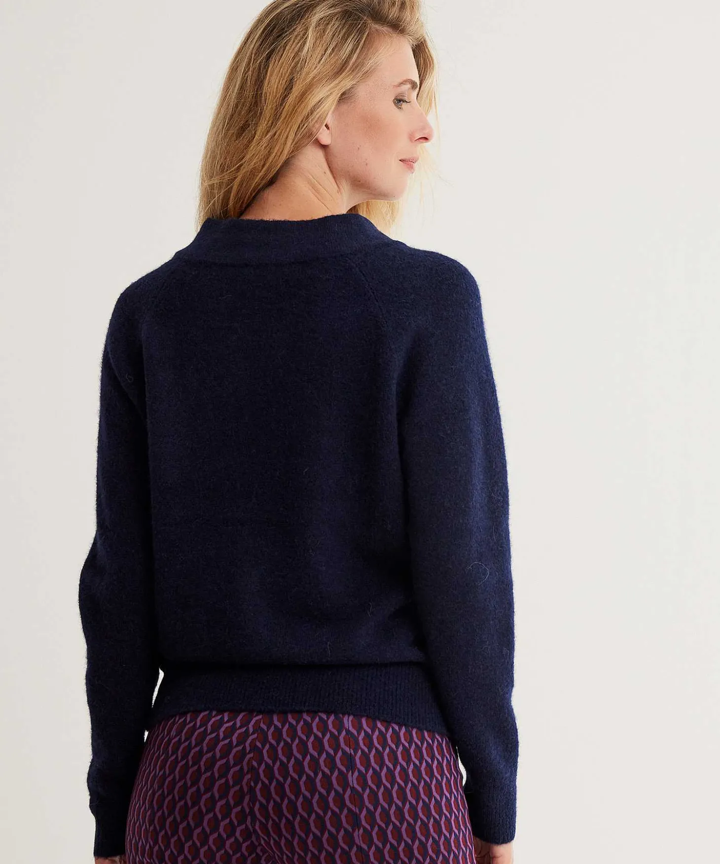 sweater_with_vneck_2-1.webp Sweater With V-Neck** Discount