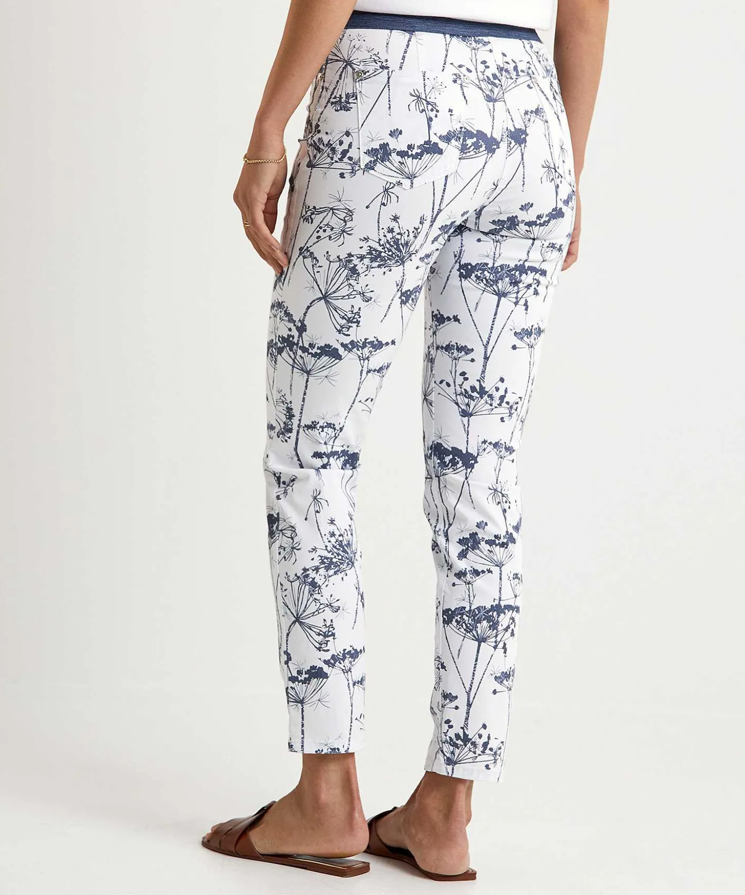toni_slim_fit_pants_print_0.webp Slim Fit Pants Print Jenny*TONI Fashion