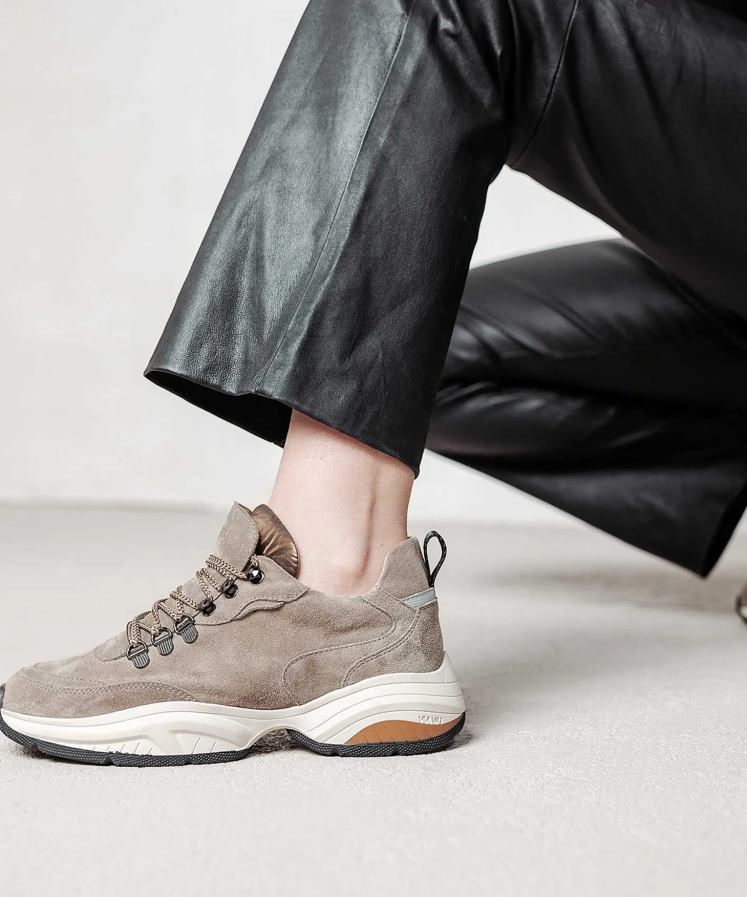via_vai_suede_sneaker_pep_2.webp Suede Sneaker Pepper Clay*VIA VAI Cheap